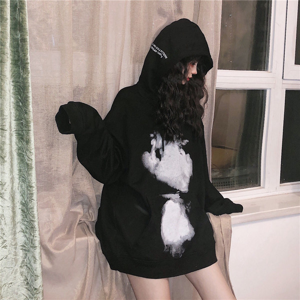 Μακρύ γυναικείο φούτερ με κουκούλα σε μαύρο χρώμα