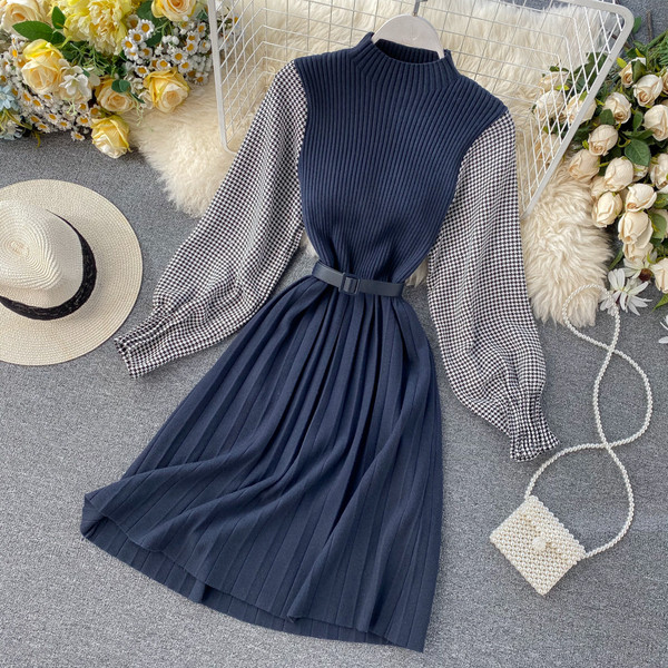 Téli női rakott ruha széles kockás ujjakkal és övvel három színben