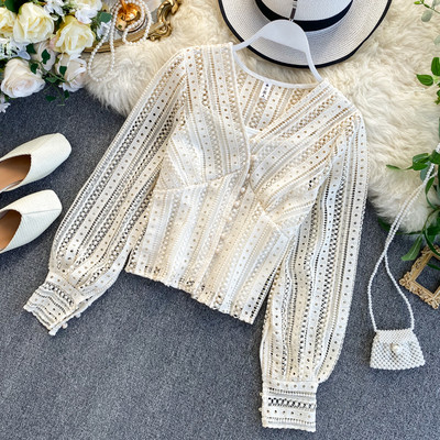 Γυναικεία μπόυζα από δαντέλα με φαρδιά μανίκια με ροζ, λευκό, μπεζ και μαύρο  χρώμα με ντεκολτέ