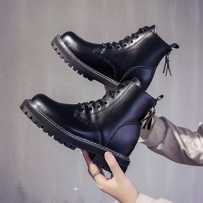 Casual γυναικείες μπότες από έκο δέρμα με ίσια σόλα σε μαύρο χρώμα