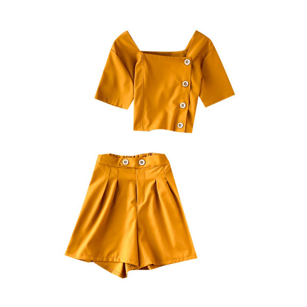 Napi női kétrészes szett gombokkal és négyzet alakú nyakkivágással több színben