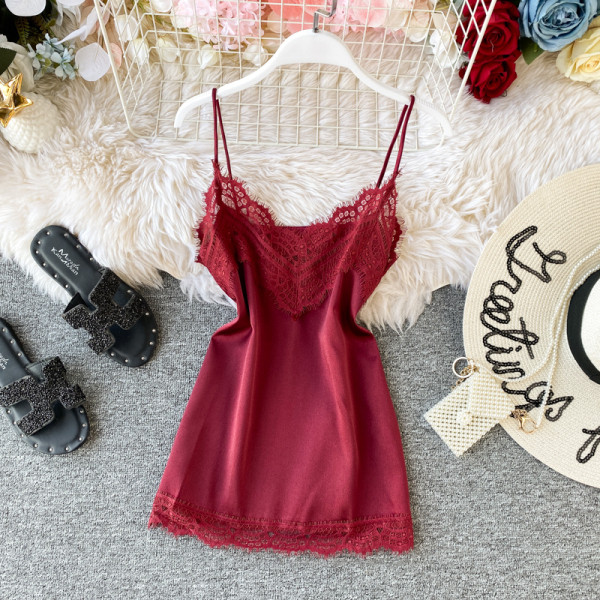 Női szatén felső csipkével és vékony pántokkal, különböző színekben