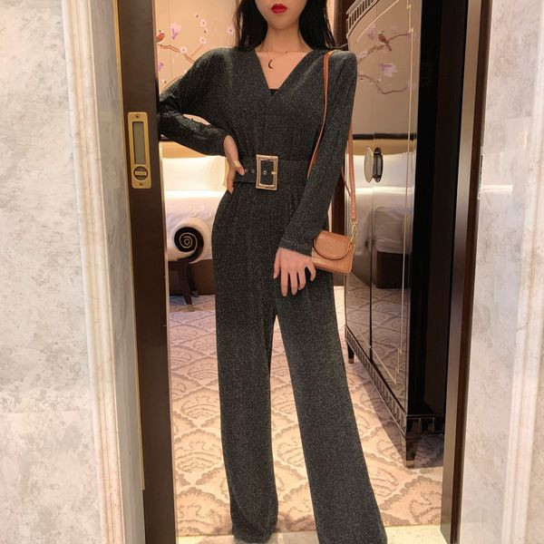 Modern hosszú overall fekete és szürke övvel