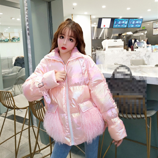 Női téli kabát cipzárral, zsebekkel