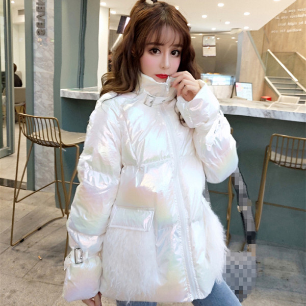 Női téli kabát cipzárral, zsebekkel