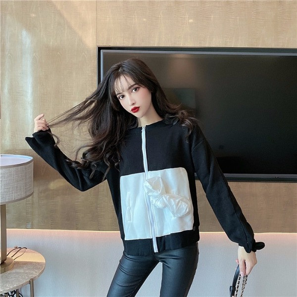 Női alkalmi pulóver fekete-fehér cipzárral