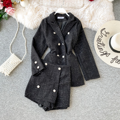 Нов модел дамски комплект от две части в черен и бял цвят