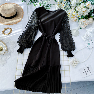 Modern női hosszú ruha széles ujjakkal és övvel rózsaszín, szürke és fekete színben