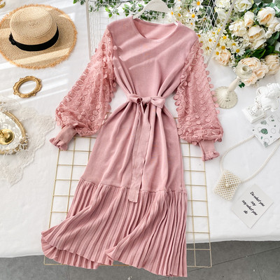 Modern női hosszú ruha széles ujjakkal és övvel rózsaszín, szürke és fekete színben