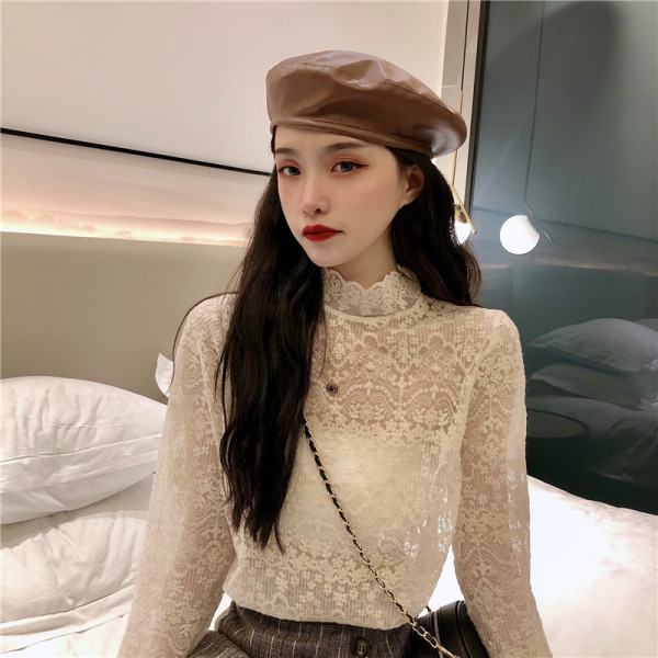 Γυναικεία σύγχρονη δαντελένια μπλούζα με ψηλό γιακά