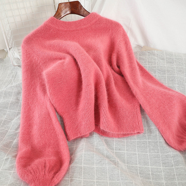 Νέο μοντέλο γυναικείο πουλόβερ σε τέσσερα χρώματα με οβάλ ντεκολτέ και μακρύ μανίκι