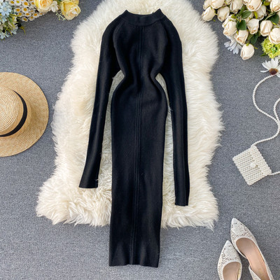 Alkalmi női ruha hosszú ujjal, alacsony gallérral