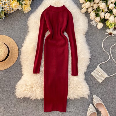 Alkalmi női ruha hosszú ujjal, alacsony gallérral