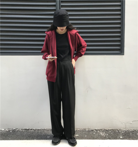 Γυναικέιο φούερ σε δύο χρώματα με κουκούλα και κουμπιά