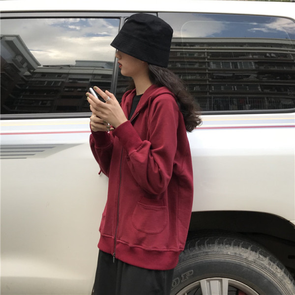 Γυναικέιο φούερ σε δύο χρώματα με κουκούλα και κουμπιά