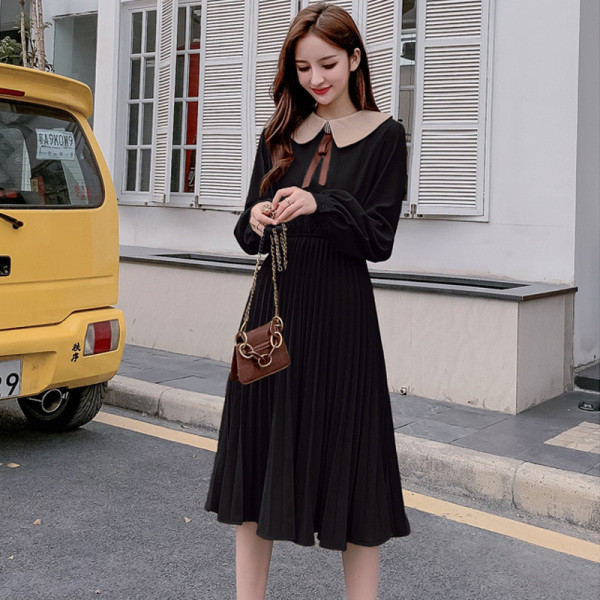 Модерна дамска рокля разкроен модел в два цвята с дълъг ръкав 