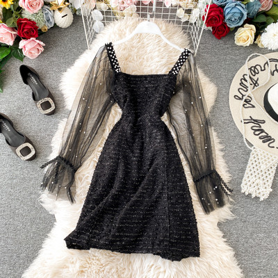 Modern női ruha tüll ujjakkal és gyöngyökkel bézs, fekete és barna színben