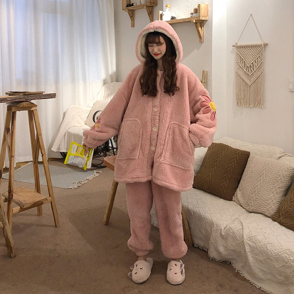 Rózsaszín női aktuális pizsama virágmotívumokkal