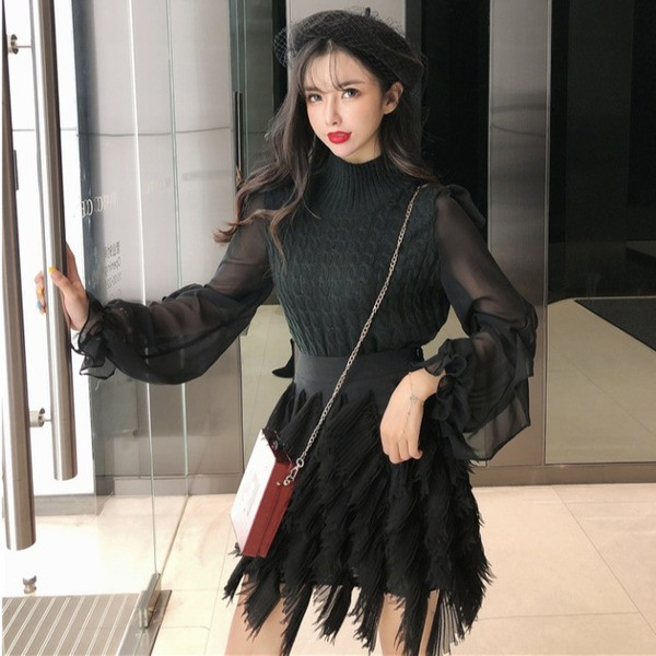 Μοντέρνο γυναικείο πουλόβερ με τούλι στα μανίκια με βολάν