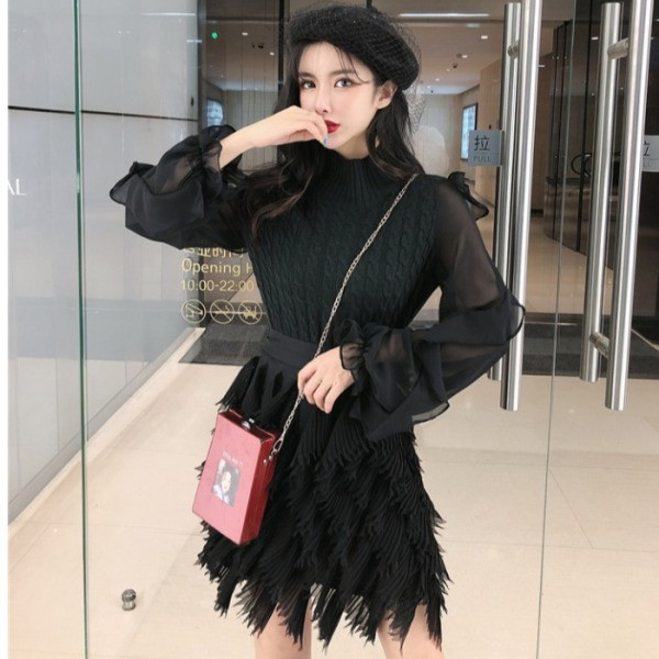 Μοντέρνο γυναικείο πουλόβερ με τούλι στα μανίκια με βολάν