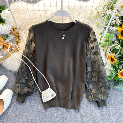 Μοντέρνο γυναικείο πουλόβερ με φαρδύ μανίκι με τρισδιάστατο στοιχείο λουλουδιών