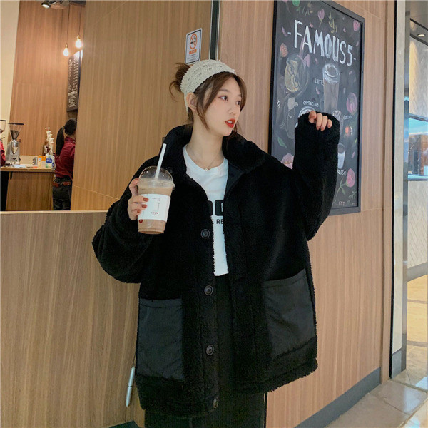 Női felsőkabát két színben, széles modell magas gallérral