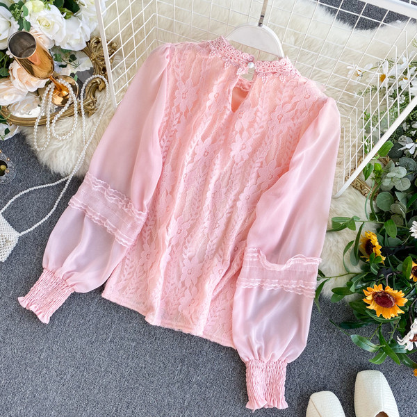 Női csipkeing alacsony gallérral, fehér, rózsaszín és bézs színben