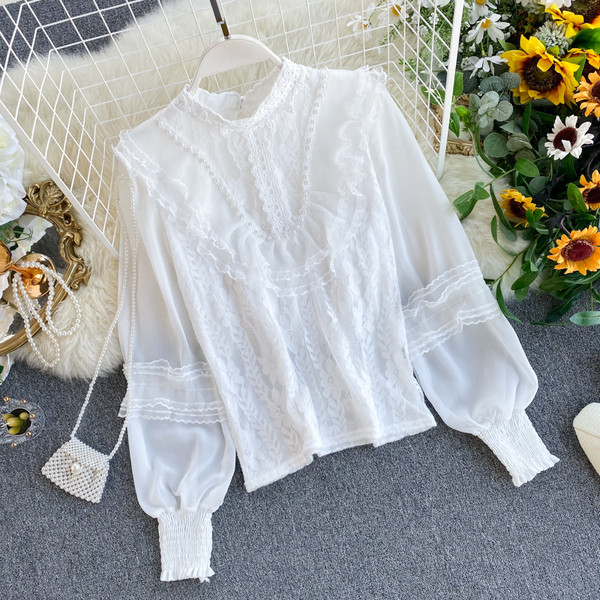 Női csipkeing alacsony gallérral, fehér, rózsaszín és bézs színben