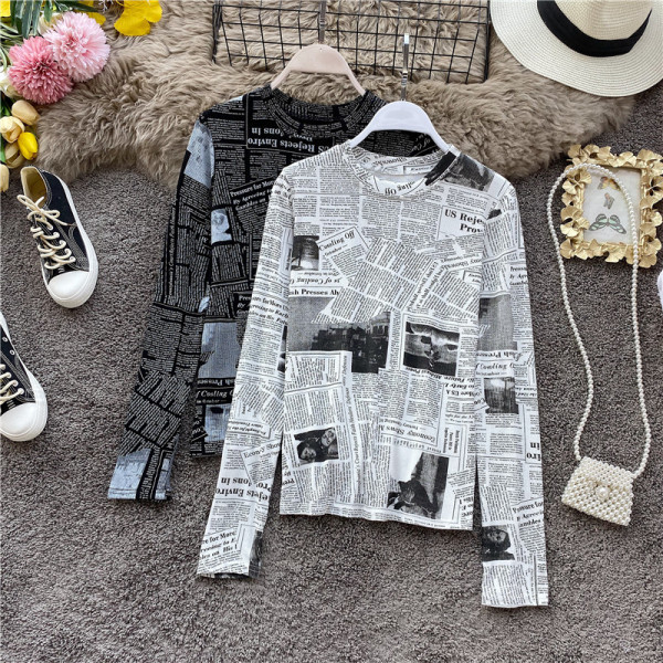 Modern női blúz ovális nyakkivágással és színes mintával négy színben