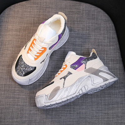 Női őszi tornacipő magas talppal, fényes hatással