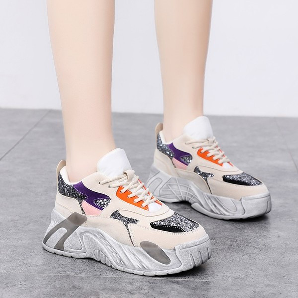 Női őszi tornacipő magas talppal, fényes hatással