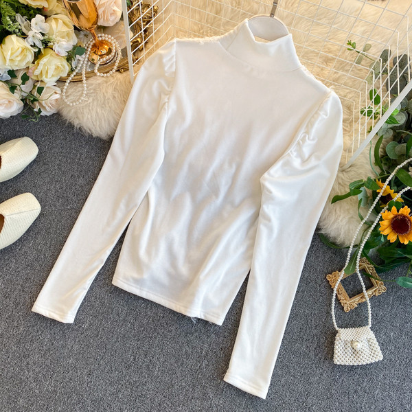 Modern női póló csipkével, fehér és fekete színben