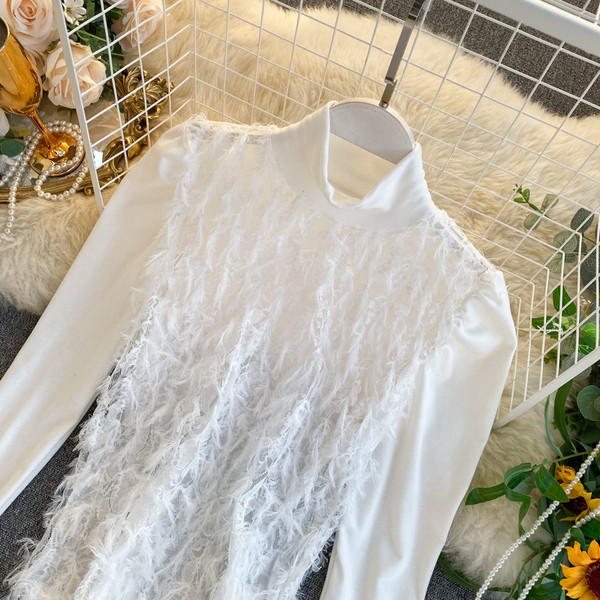 Modern női póló csipkével, fehér és fekete színben