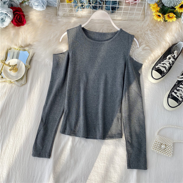 Μοντέρνα γυναικεία μπλούζα με γυμνά ώμοι και μακριά μανίκια σε πέντε χρώματα