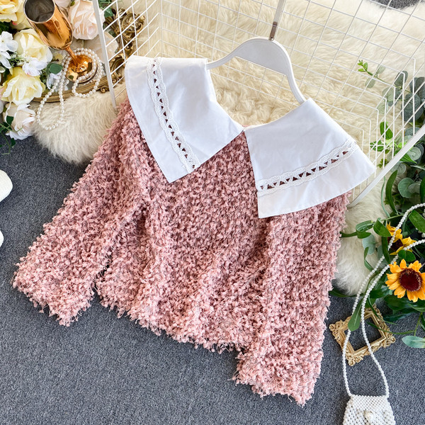 Γυναικείο χνουδοτό  πουλόβερ με κολάρο σε ροζ, άσπρο και μαύρο χρώμα