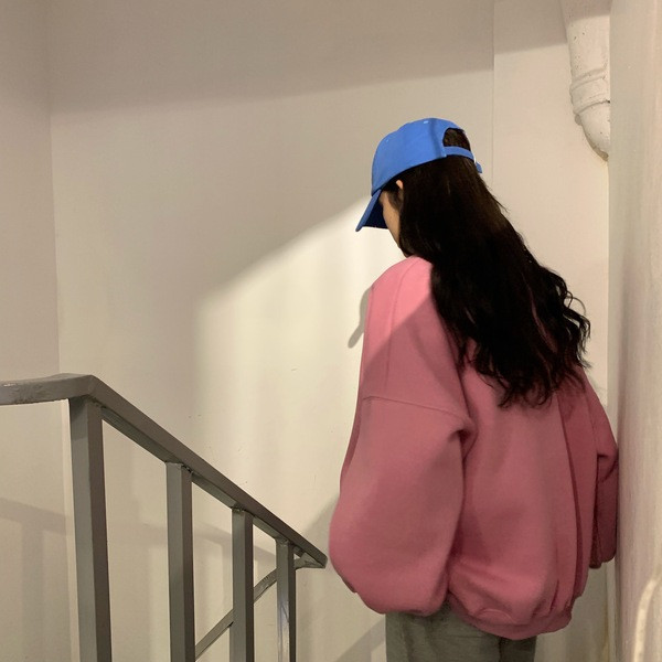 Γυναικεία φαρδιά καθημερινή μπλούζα σε δύο χρώματα με γράμματα