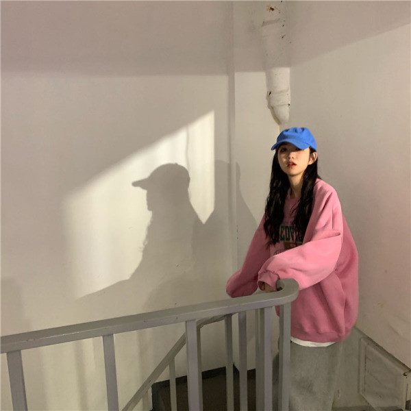 Γυναικεία φαρδιά καθημερινή μπλούζα σε δύο χρώματα με γράμματα