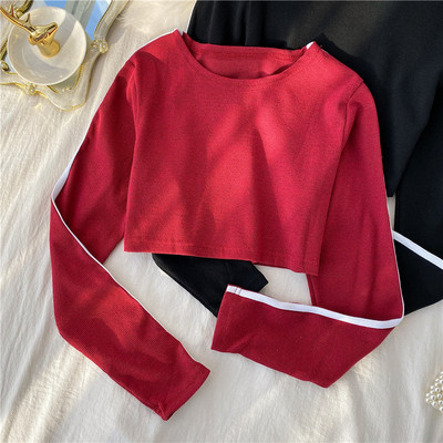 Μοντέρνα κοντή γυναικεία μπλούζα  με οβάλ λαιμόκοψη σε τέσσερα χρώματα