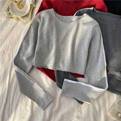 Μοντέρνα κοντή γυναικεία μπλούζα  με οβάλ λαιμόκοψη σε τέσσερα χρώματα