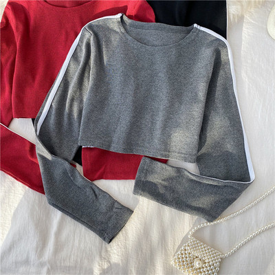 Μοντέρνα κοντή γυναικεία μπλούζα  με οβάλ λαιμόκοψη σε τέσσερα χρώματα