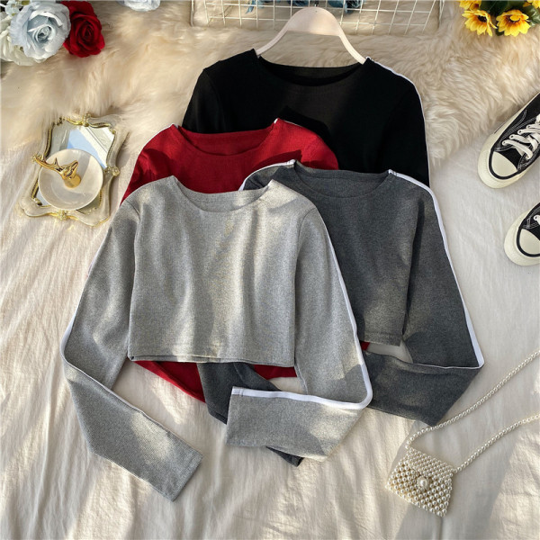 Μοντέρνα κοντή γυναικεία μπλούζα  με οβάλ λαιμόκοψη σε τέσσερα χρώματα