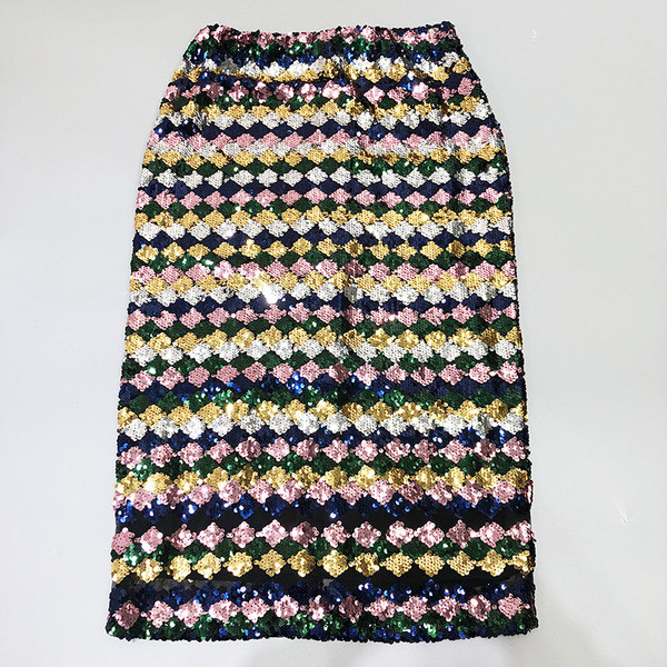 Σύγχρονη μακριά γυναικεία φούστα με πούλιες και  χρωματιστό μοτίβο 