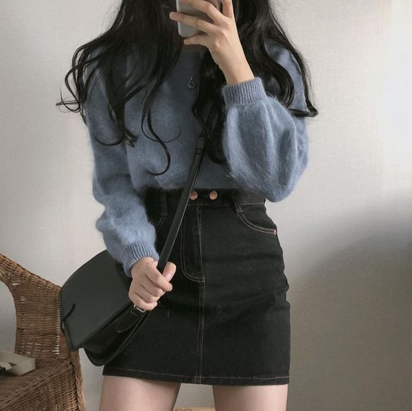 Aktuális kék-fehér női blúz, hosszú ujjal