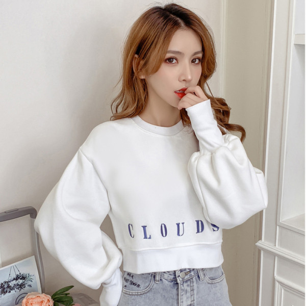 Καθημερινή γυναικεία μπλούζα σε τρία χρώματα με γράμματα και φαρδιά μανίκια