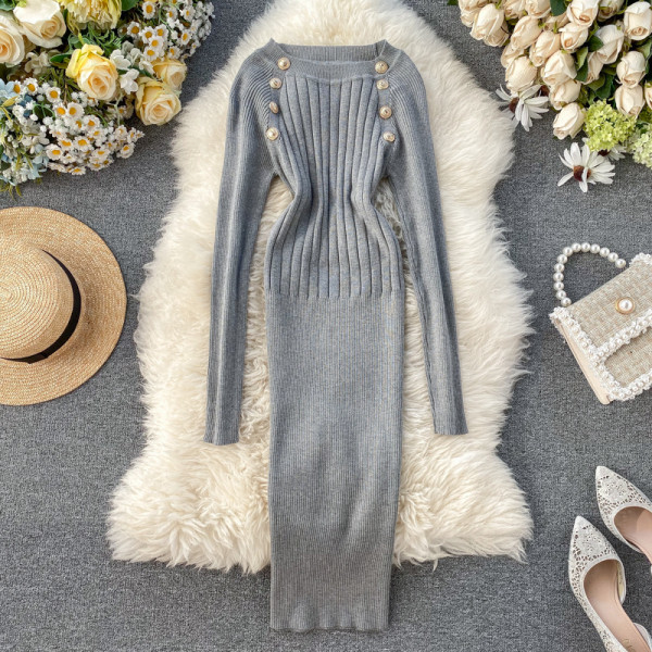 Alkalmi női ruha gombokkal és kerek nyakkivágással