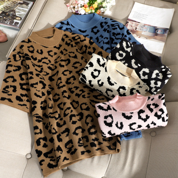 Μοντέρνο γυναικείο πουλόβερ τ με κοντά μανίκια και ψηλό γιακά σε διάφορα χρώματα