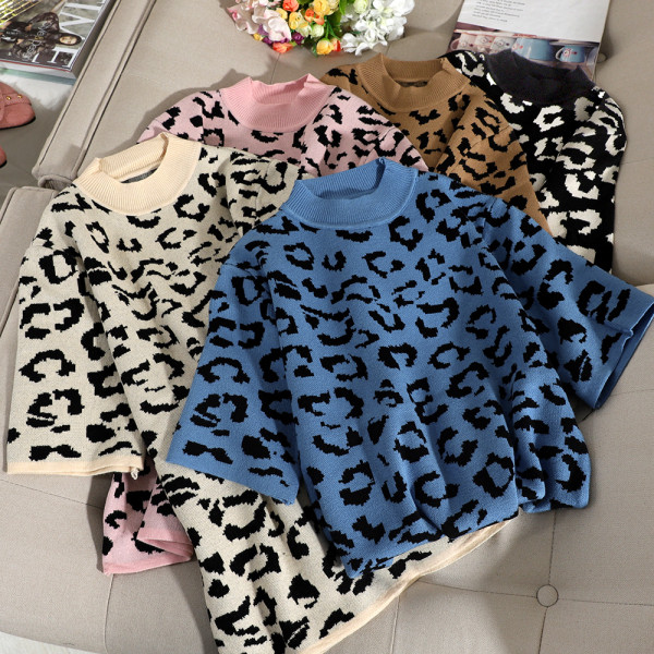 Μοντέρνο γυναικείο πουλόβερ τ με κοντά μανίκια και ψηλό γιακά σε διάφορα χρώματα