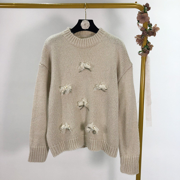 Χειμερινό πουλόβερ με τρισδιάστατο στοιχείο και μακρύ μανίκι