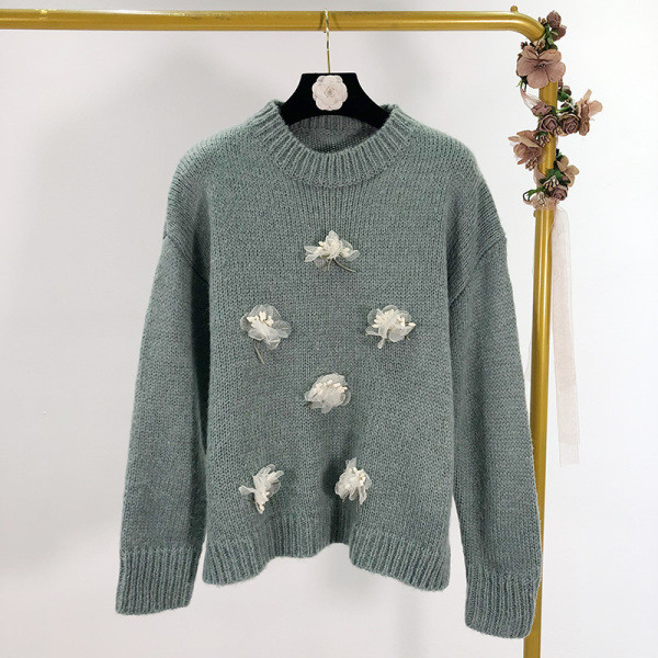 Χειμερινό πουλόβερ με τρισδιάστατο στοιχείο και μακρύ μανίκι