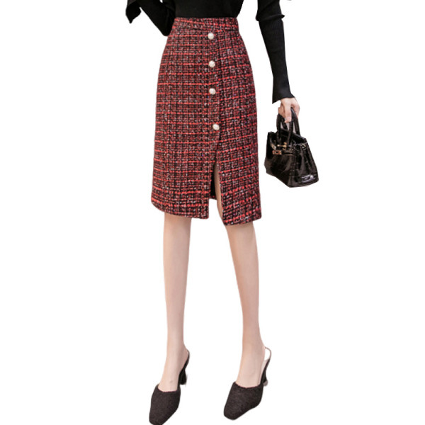 Piros kockás női szoknya hasítékkal, gombokkal